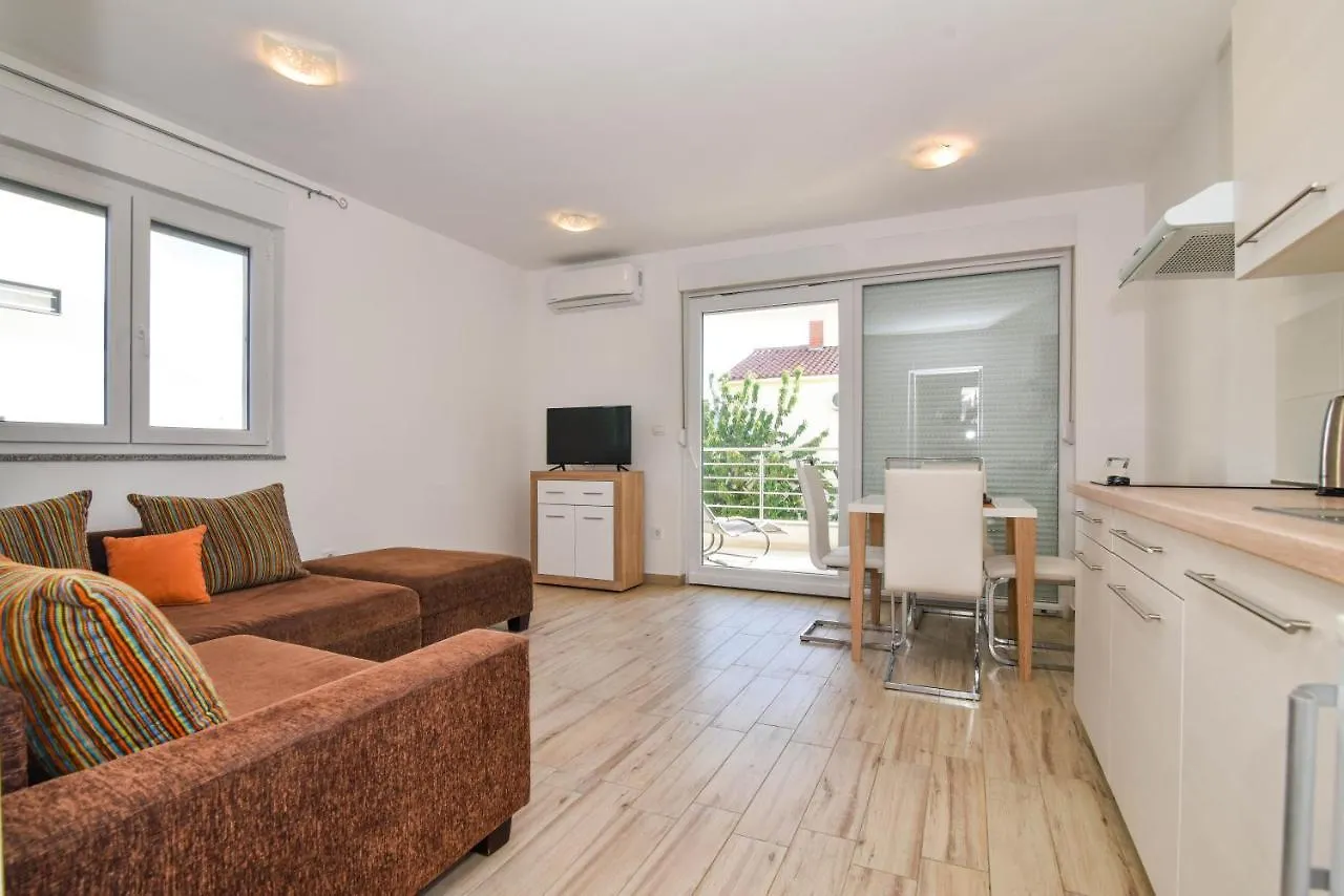 Villa Carlotta Zadar 0*,