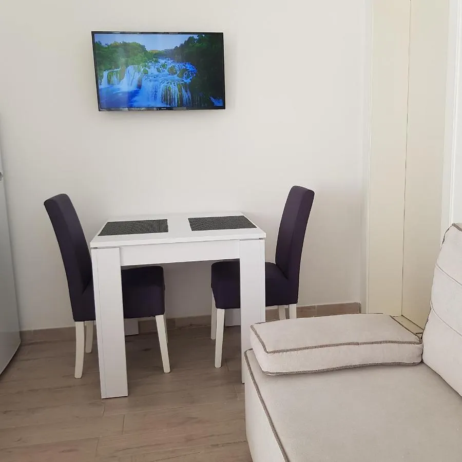 Villa Carlotta Zadar 0*,