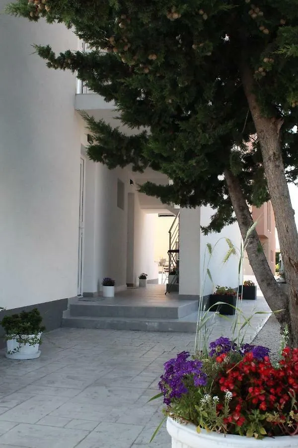 Villa Carlotta Zadar Apartment